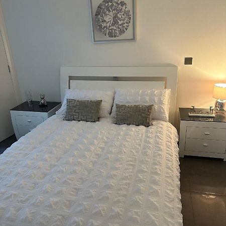 Luxury Apartment Belfast City Centre Overlooking Custom House Sqaure מראה חיצוני תמונה