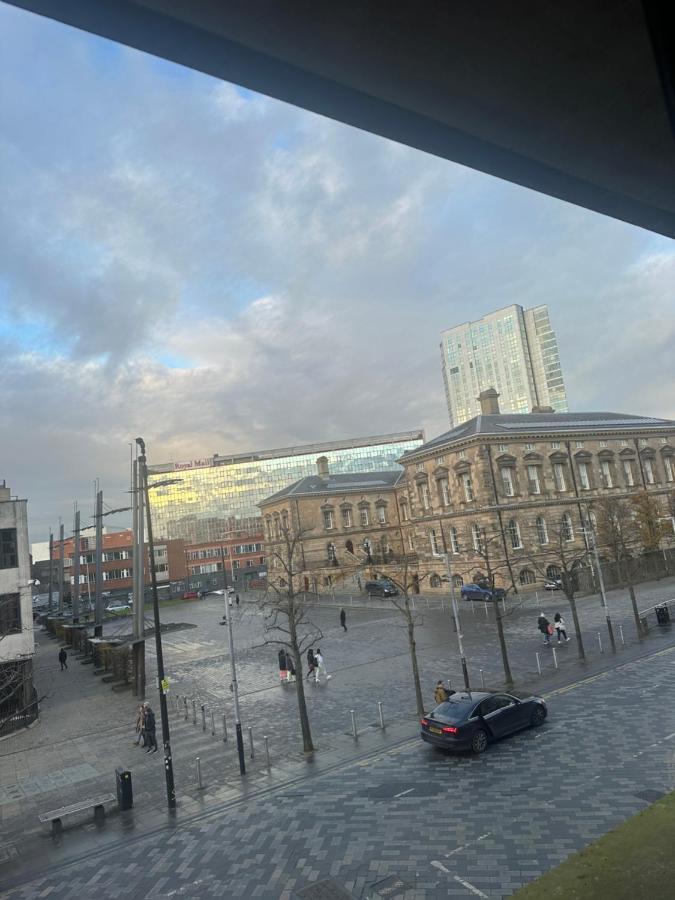 Luxury Apartment Belfast City Centre Overlooking Custom House Sqaure מראה חיצוני תמונה