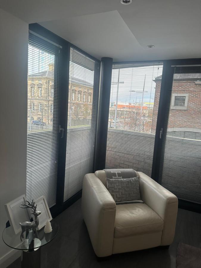 Luxury Apartment Belfast City Centre Overlooking Custom House Sqaure מראה חיצוני תמונה